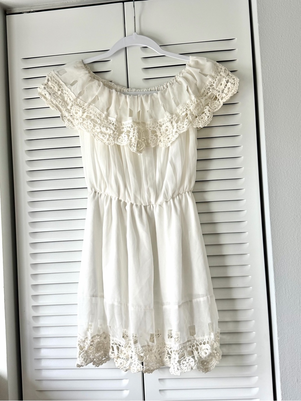 Cream Chiffon Dress with Crochet Off-the shoulder Chic Lace Ruffle Dress
